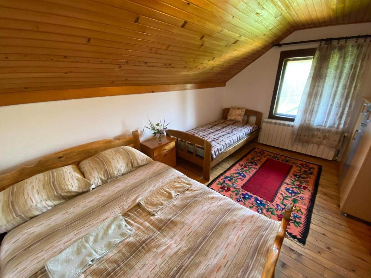 Mystic Forest Hostel Митровац Екстериор снимка